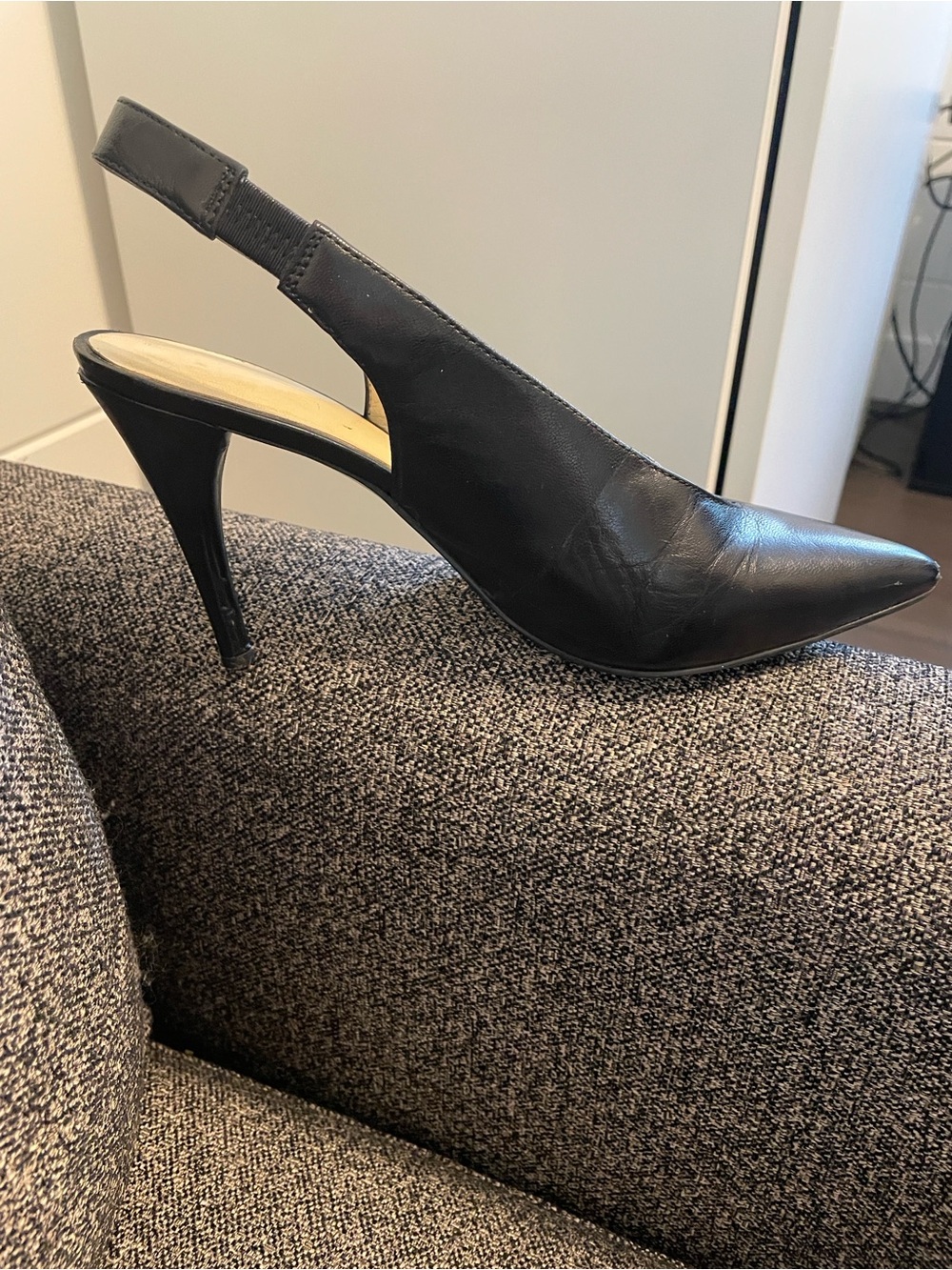 Nine West Black Leather Pointed Toe Slingback Pump